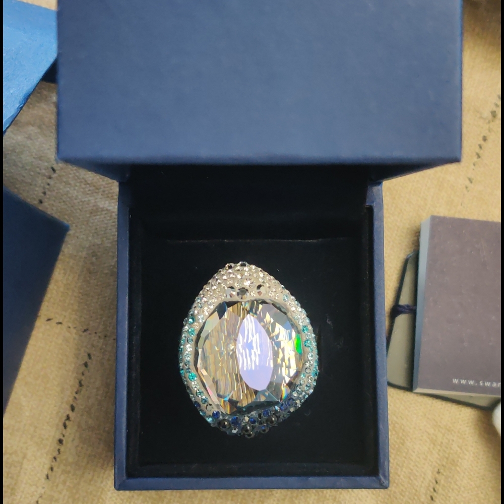 SWAROVSKI hyacinth blue ring - Picture 15 of 16